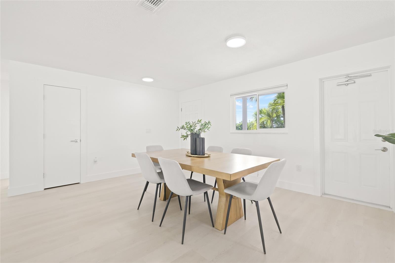 Image 7 of 41 For 10129 4th Street E