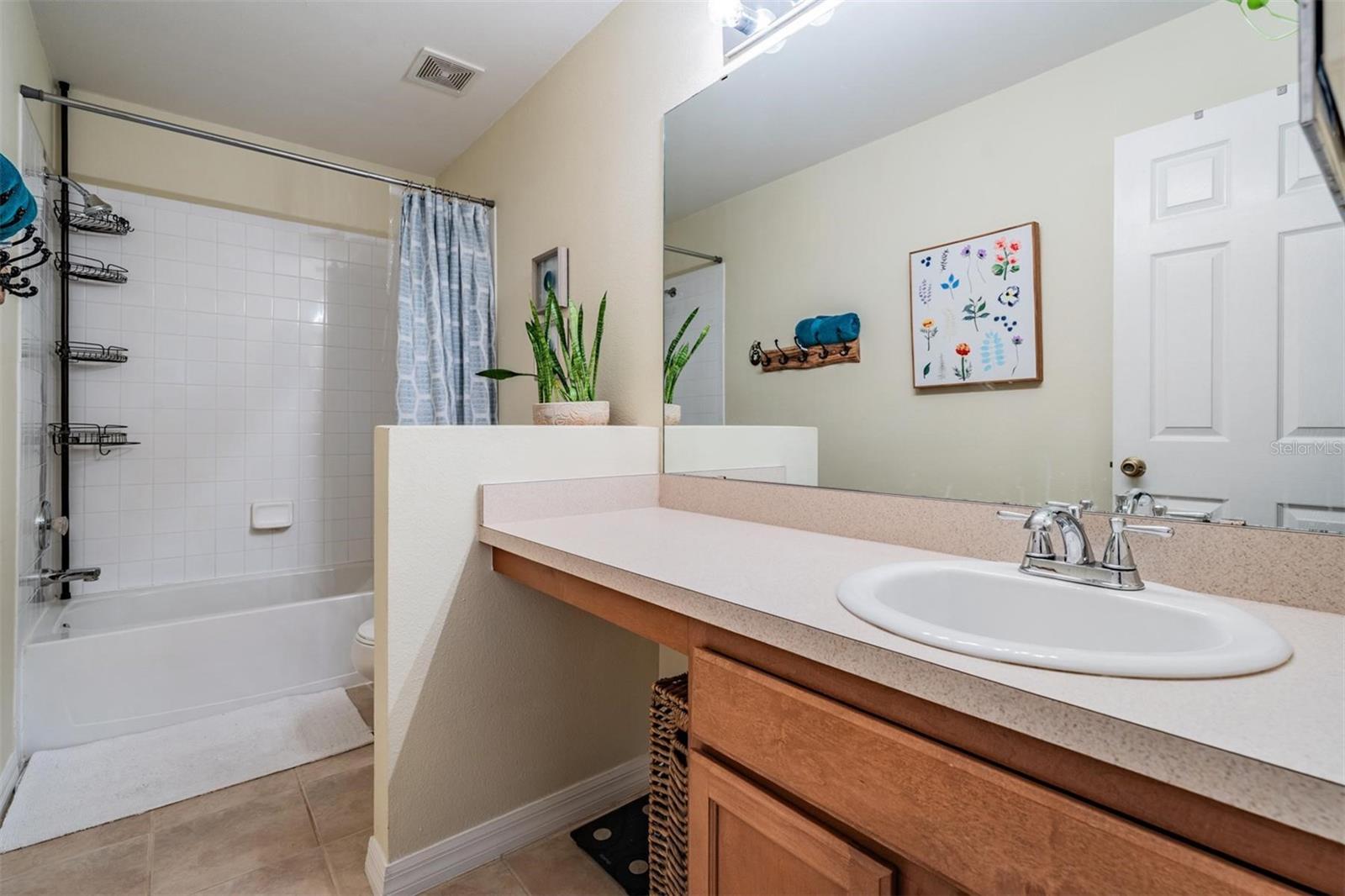 Image 17 of 31 For 4522 Winding River Way