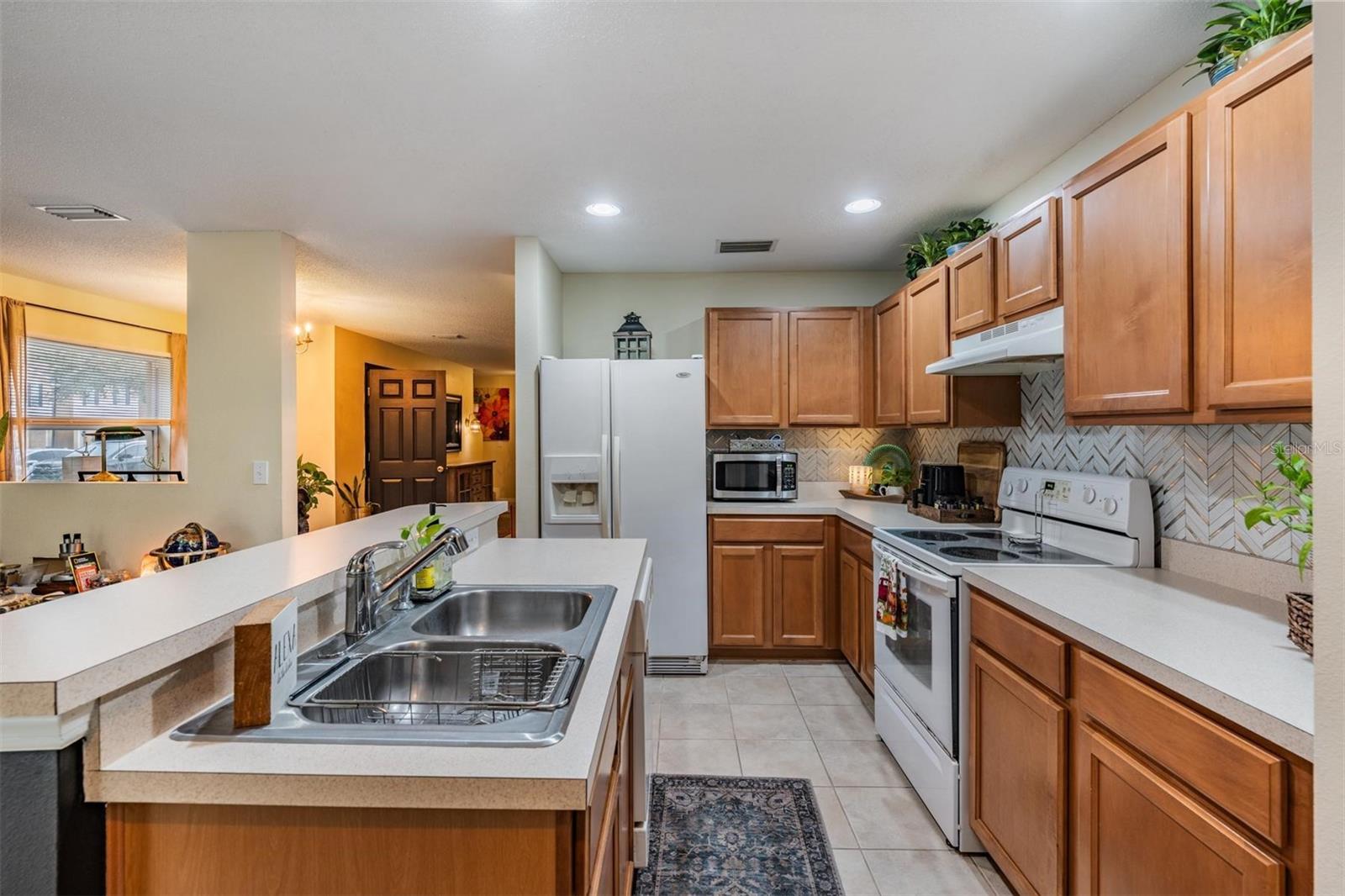 Image 6 of 31 For 4522 Winding River Way