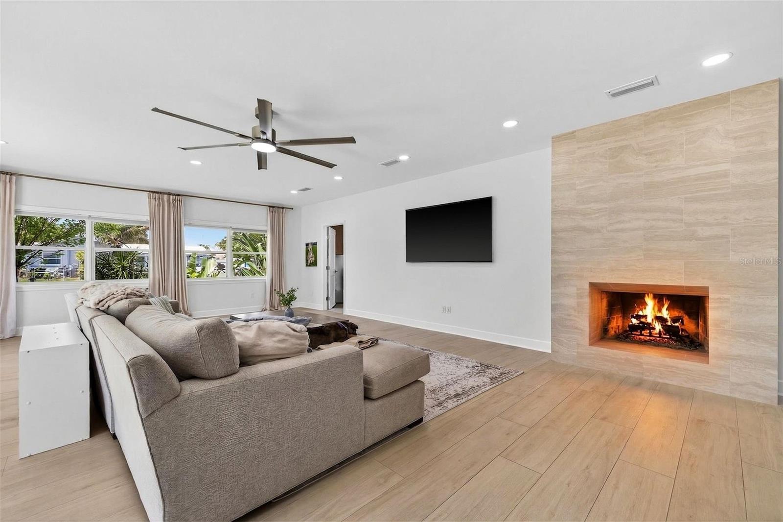 Image 10 of 48 For 4100 13th Lane Ne