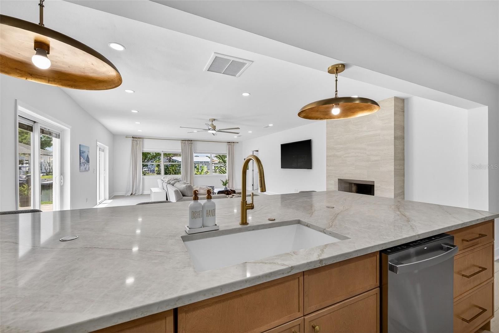 Image 13 of 48 For 4100 13th Lane Ne