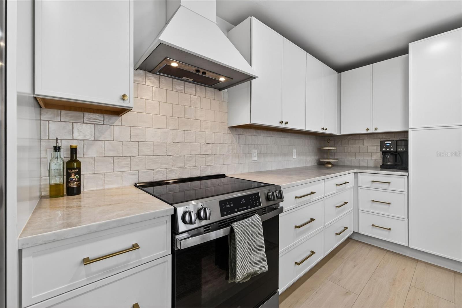 Image 15 of 48 For 4100 13th Lane Ne