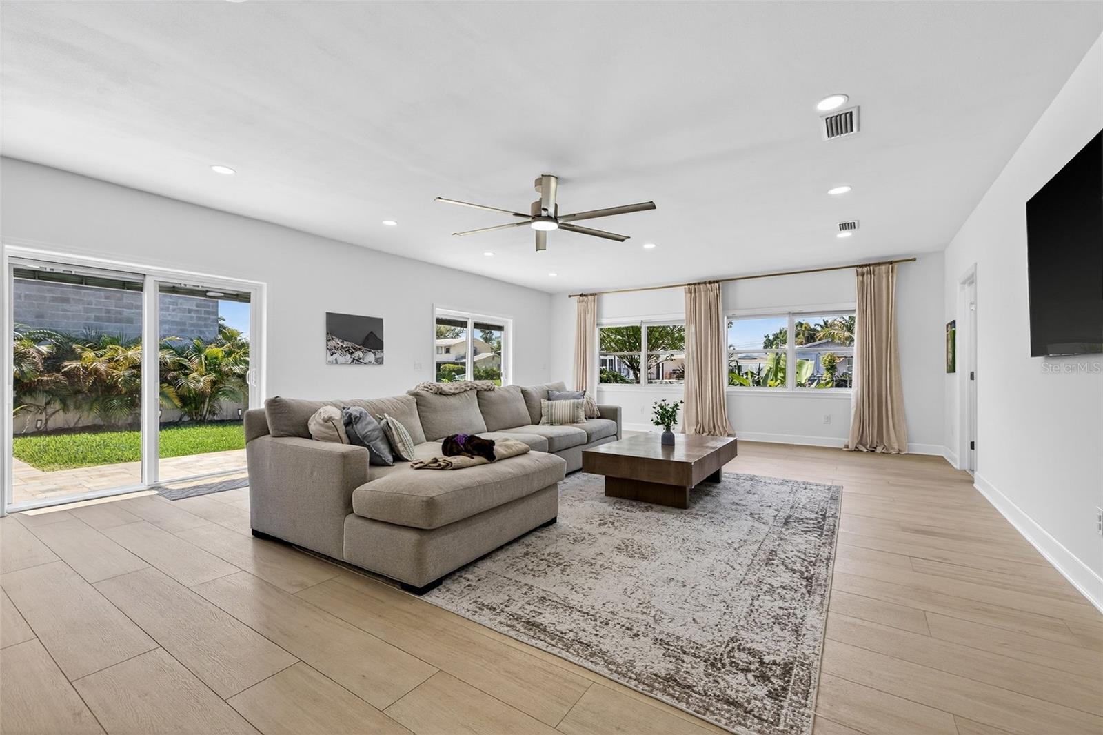 Image 17 of 48 For 4100 13th Lane Ne