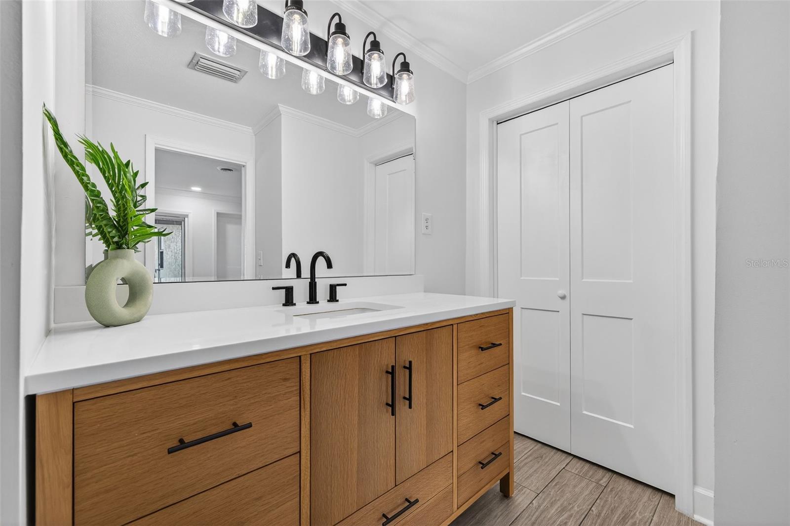 Image 23 of 48 For 4100 13th Lane Ne