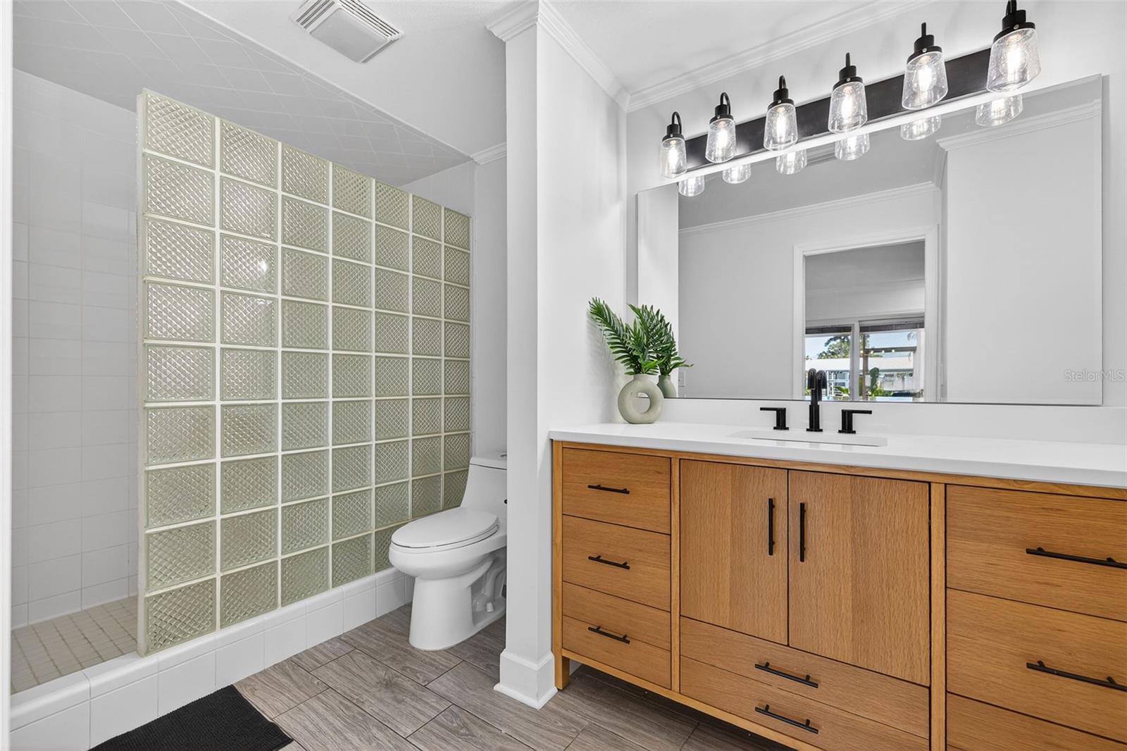 Image 24 of 48 For 4100 13th Lane Ne