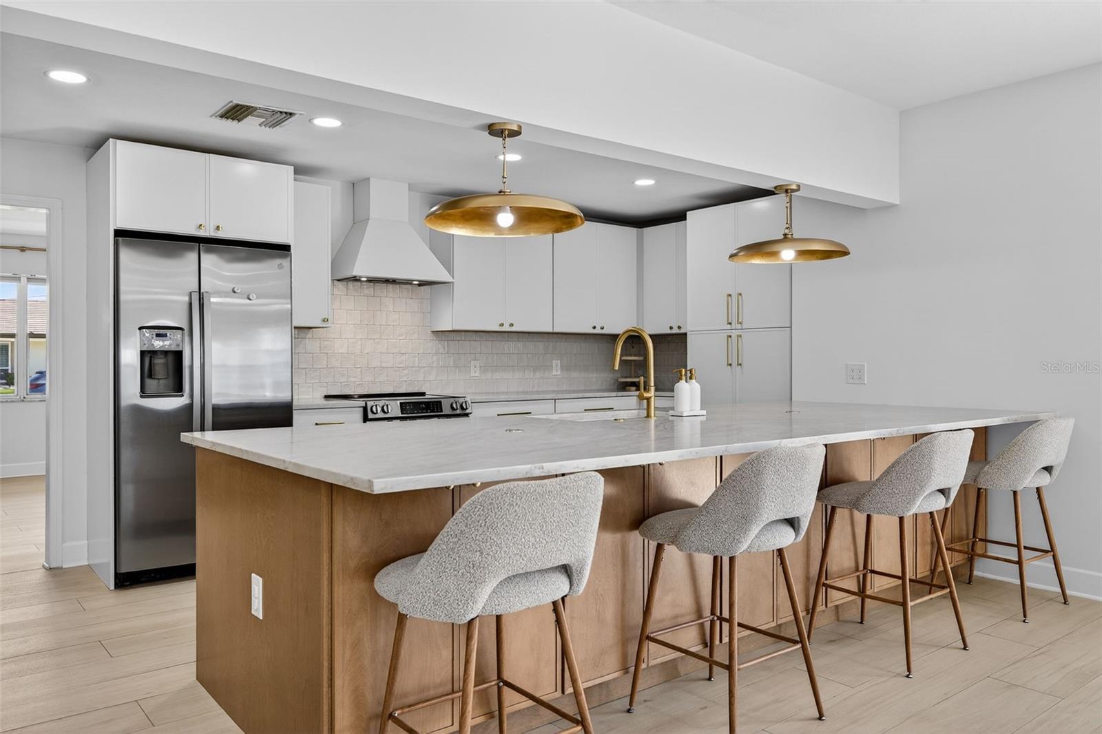 Image 3 of 48 For 4100 13th Lane Ne