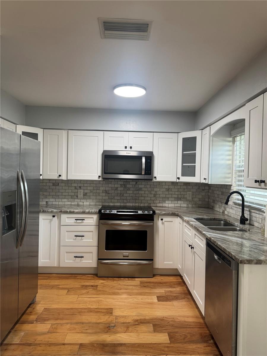 Image 11 of 51 For 1500 39th Street N