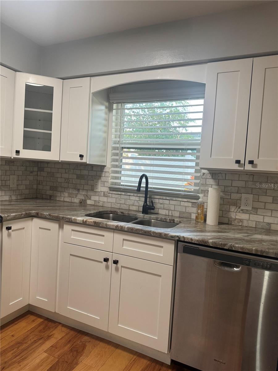 Image 13 of 51 For 1500 39th Street N