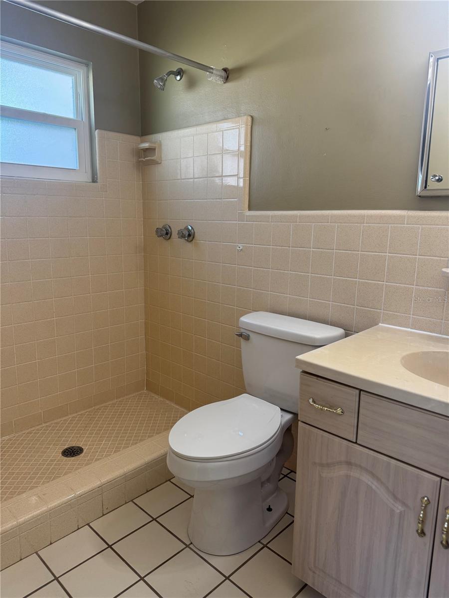 Image 23 of 51 For 1500 39th Street N