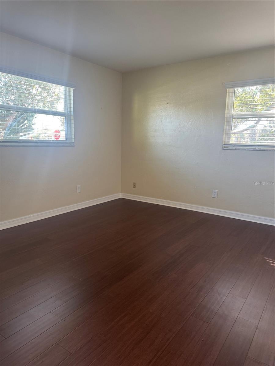 Image 28 of 51 For 1500 39th Street N