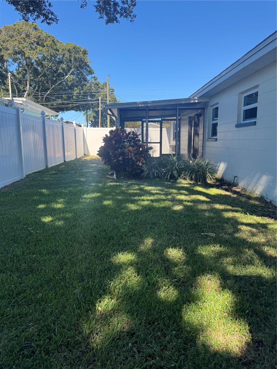 Image 43 of 51 For 1500 39th Street N