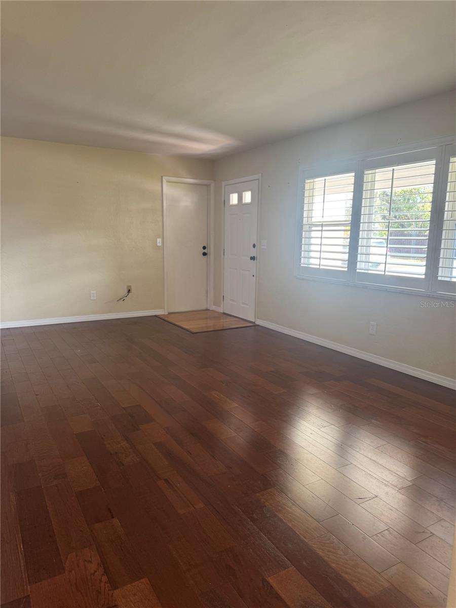 Image 5 of 51 For 1500 39th Street N