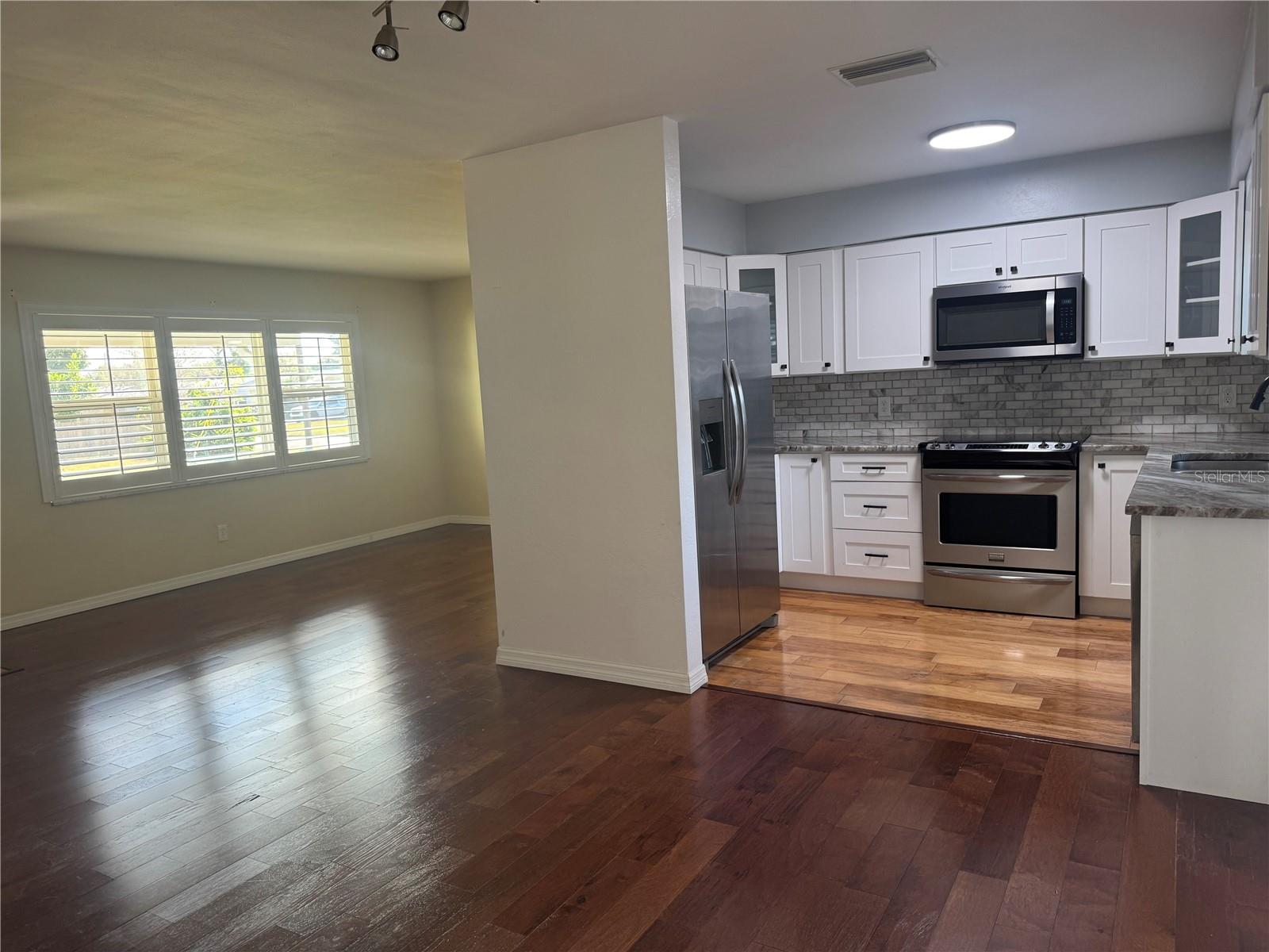 Image 6 of 51 For 1500 39th Street N