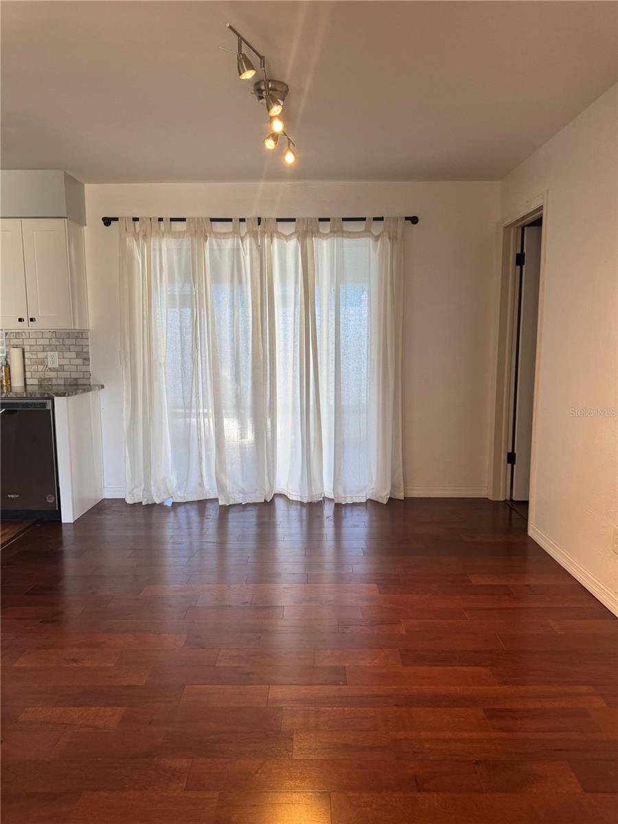 Image 7 of 51 For 1500 39th Street N