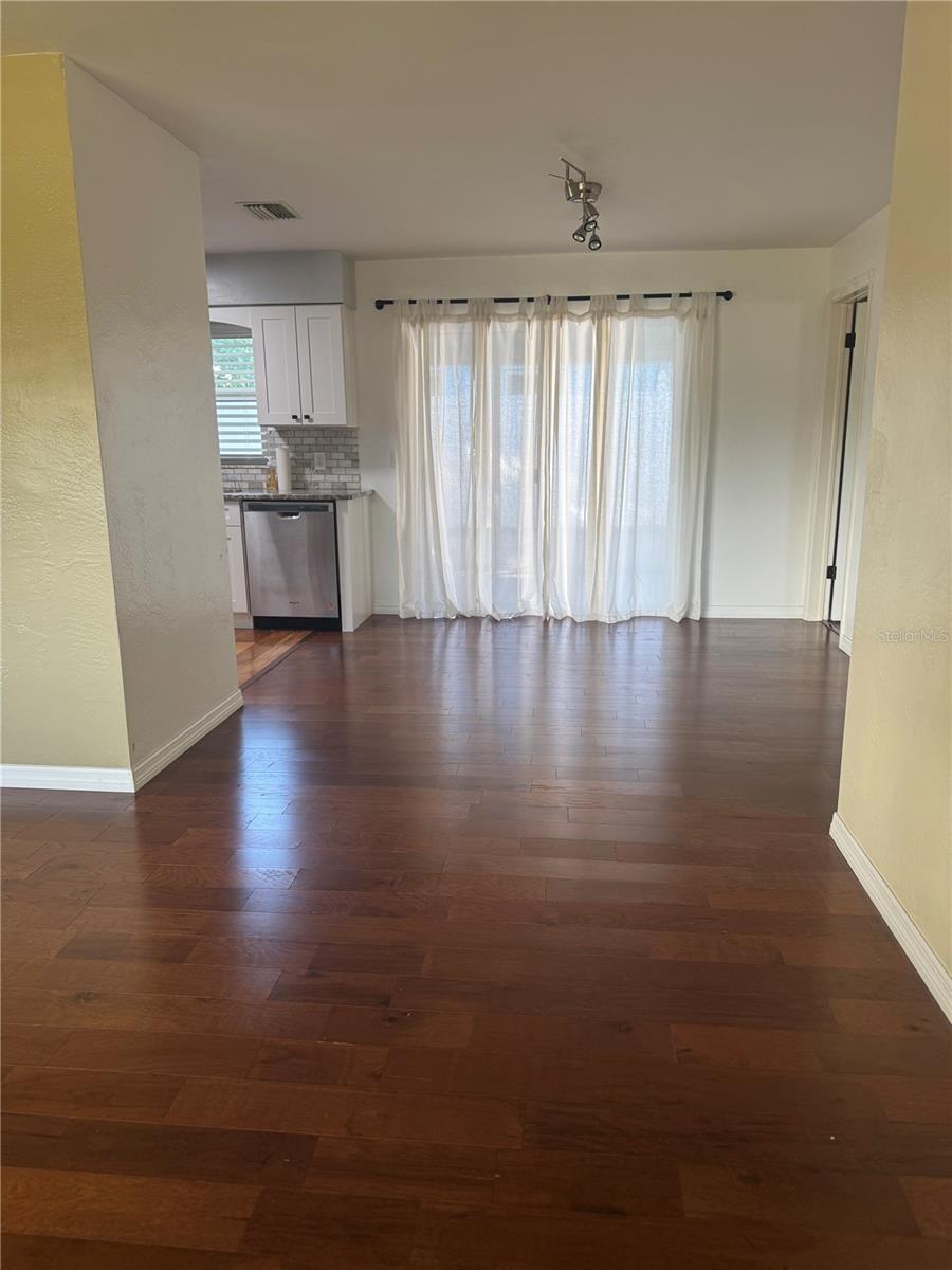 Image 8 of 51 For 1500 39th Street N