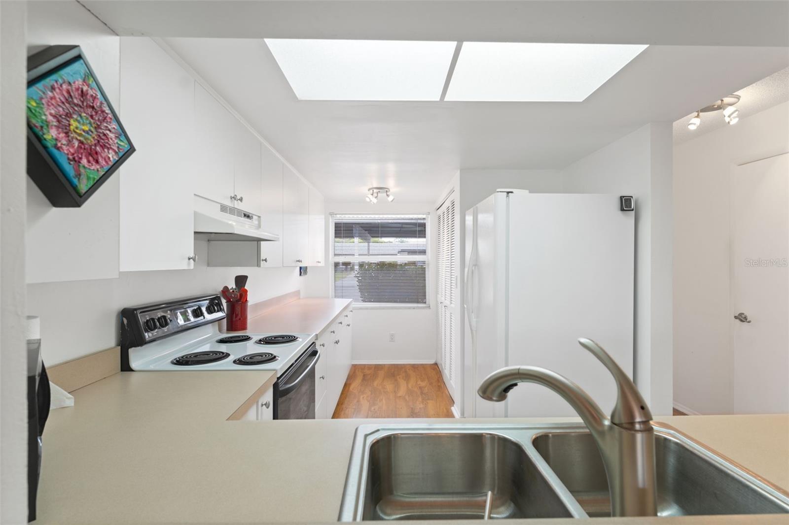 Image 10 of 47 For 3833 Teeside Drive