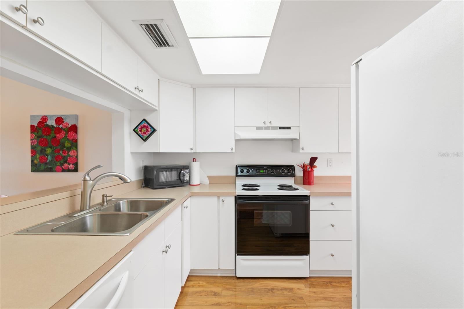 Image 11 of 47 For 3833 Teeside Drive