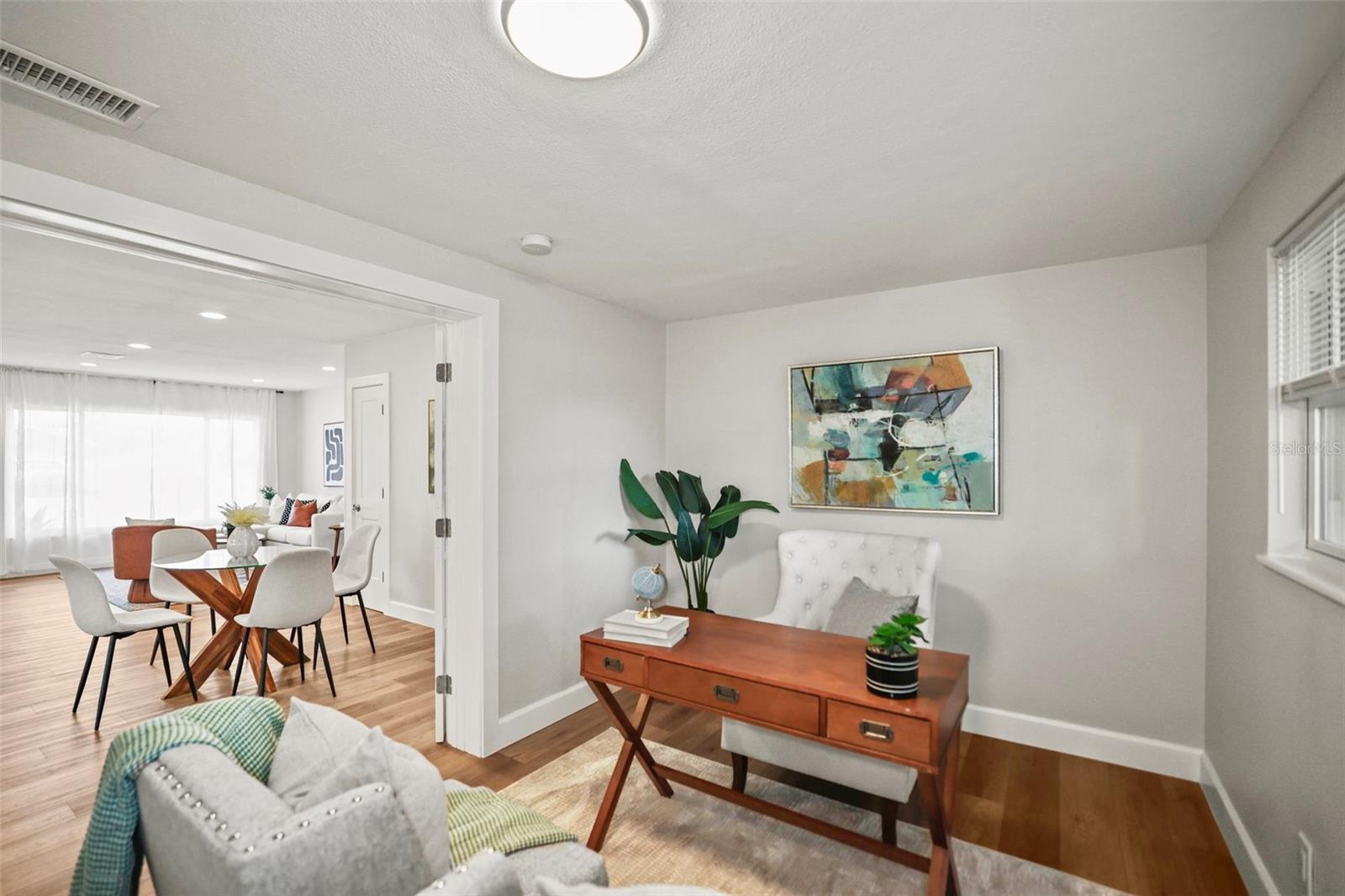 Image 18 of 39 For 1471 Gladys Circle