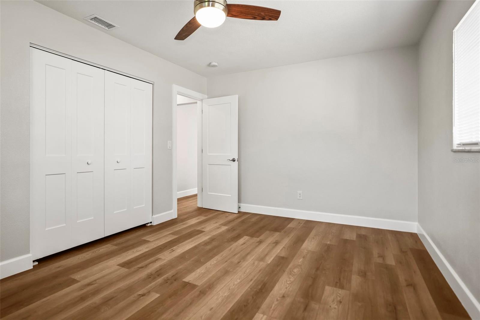 Image 28 of 39 For 1471 Gladys Circle