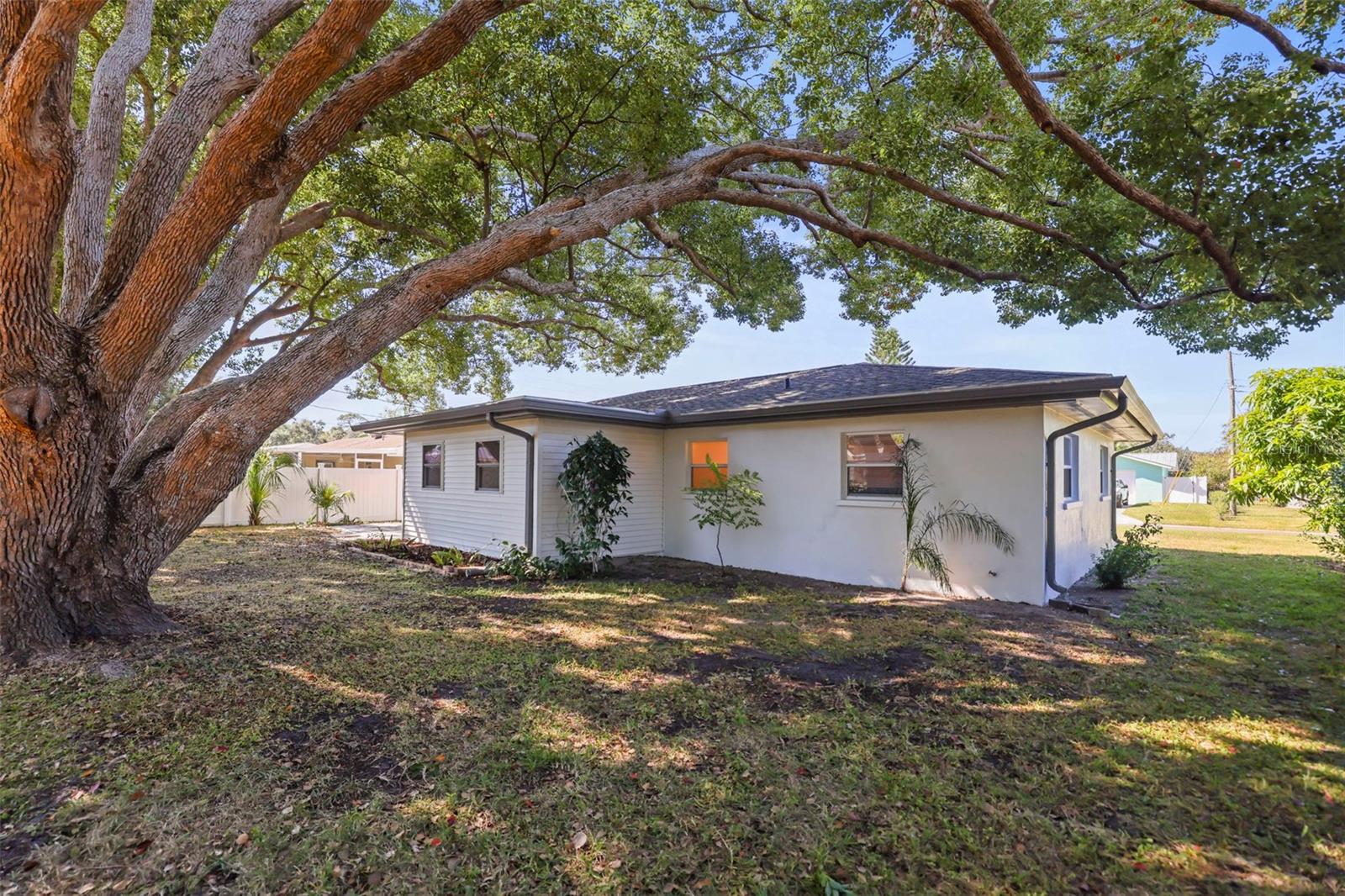 Image 34 of 39 For 1471 Gladys Circle