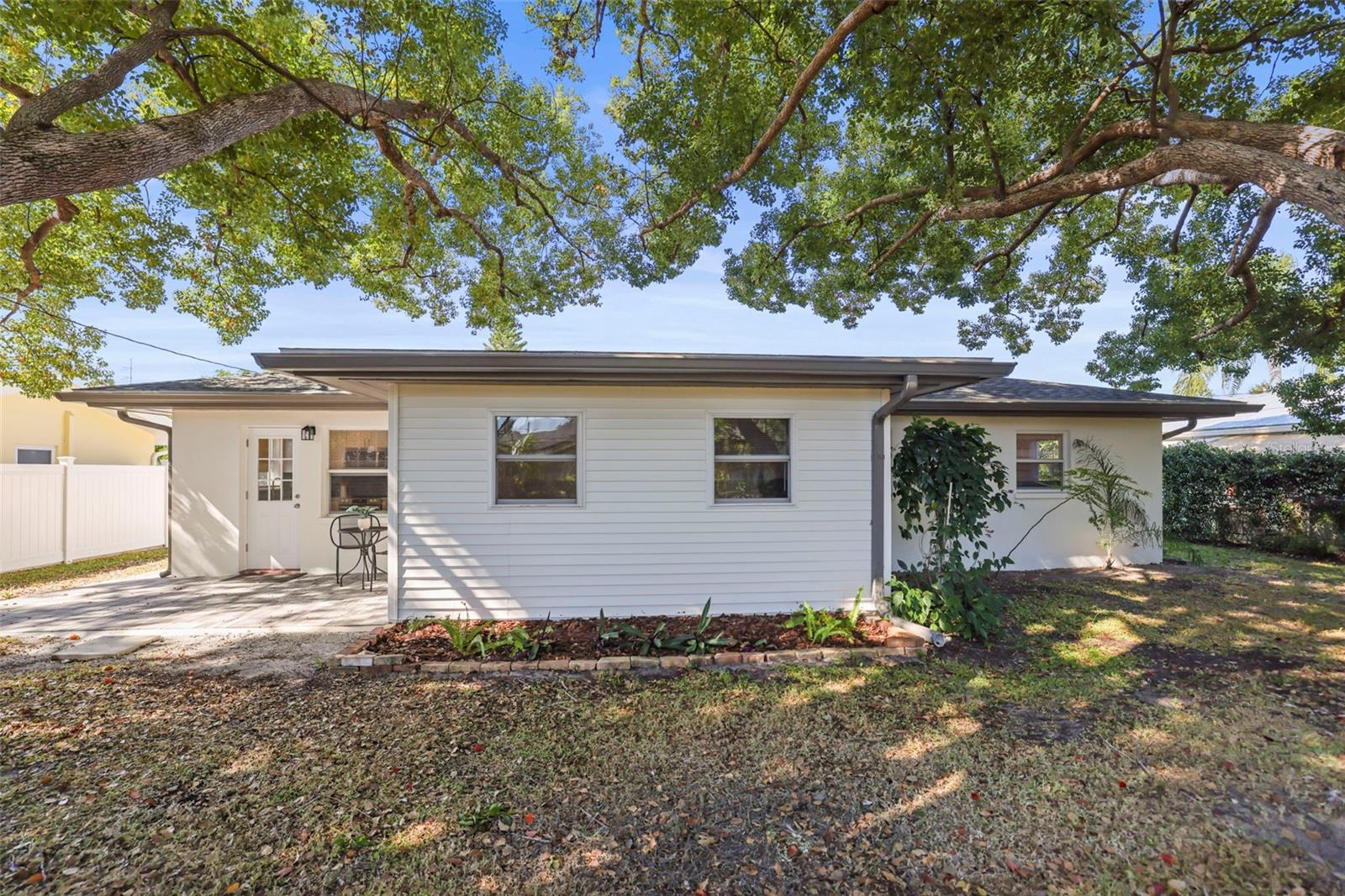 Image 36 of 39 For 1471 Gladys Circle