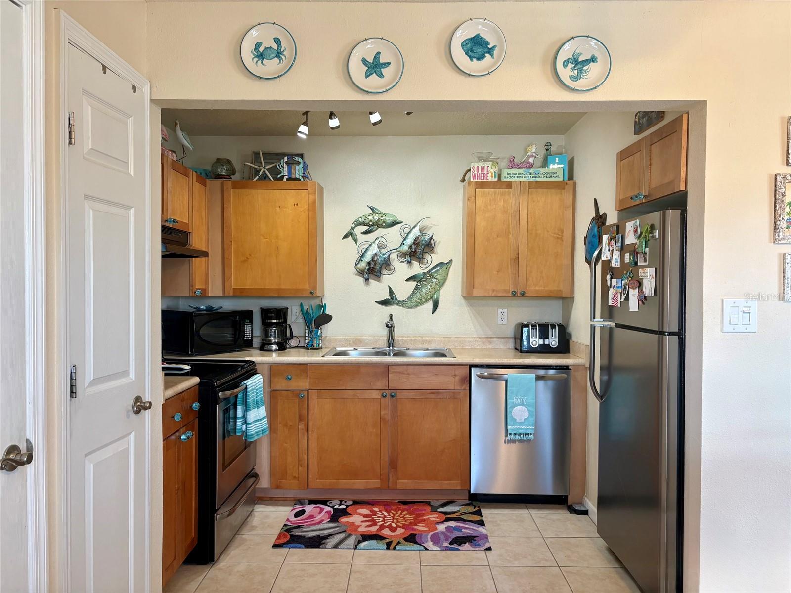 Image 4 of 42 For 5184 Beach Drive Se D