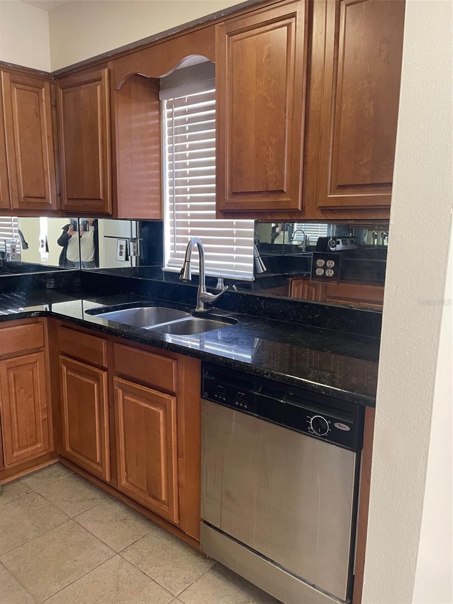 Image 6 of 27 For 2690 Coral Landings Boulevard 711