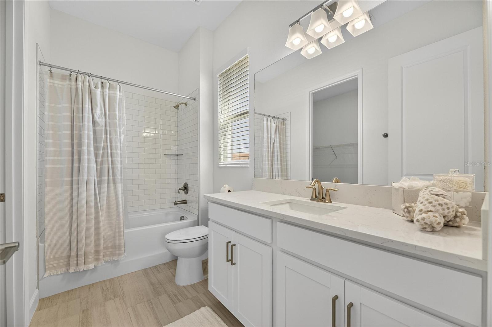 Image 10 of 72 For 17415 Holly Well Avenue