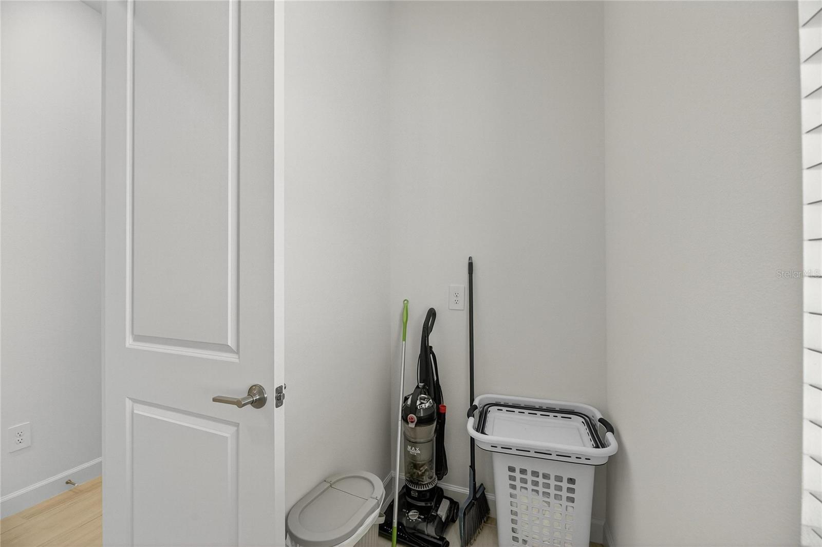 Image 29 of 72 For 17415 Holly Well Avenue