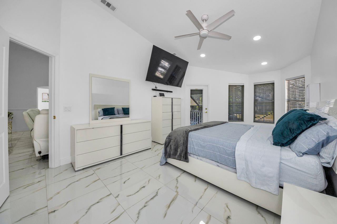 Image 18 of 46 For 5451 Tropic Drive