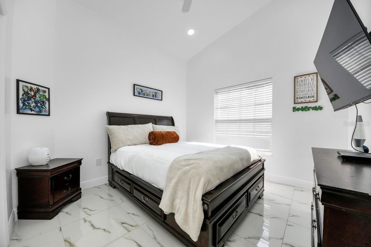 Image 24 of 46 For 5451 Tropic Drive