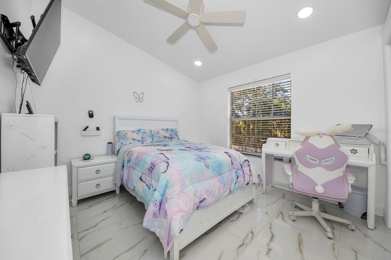 Image 25 of 46 For 5451 Tropic Drive