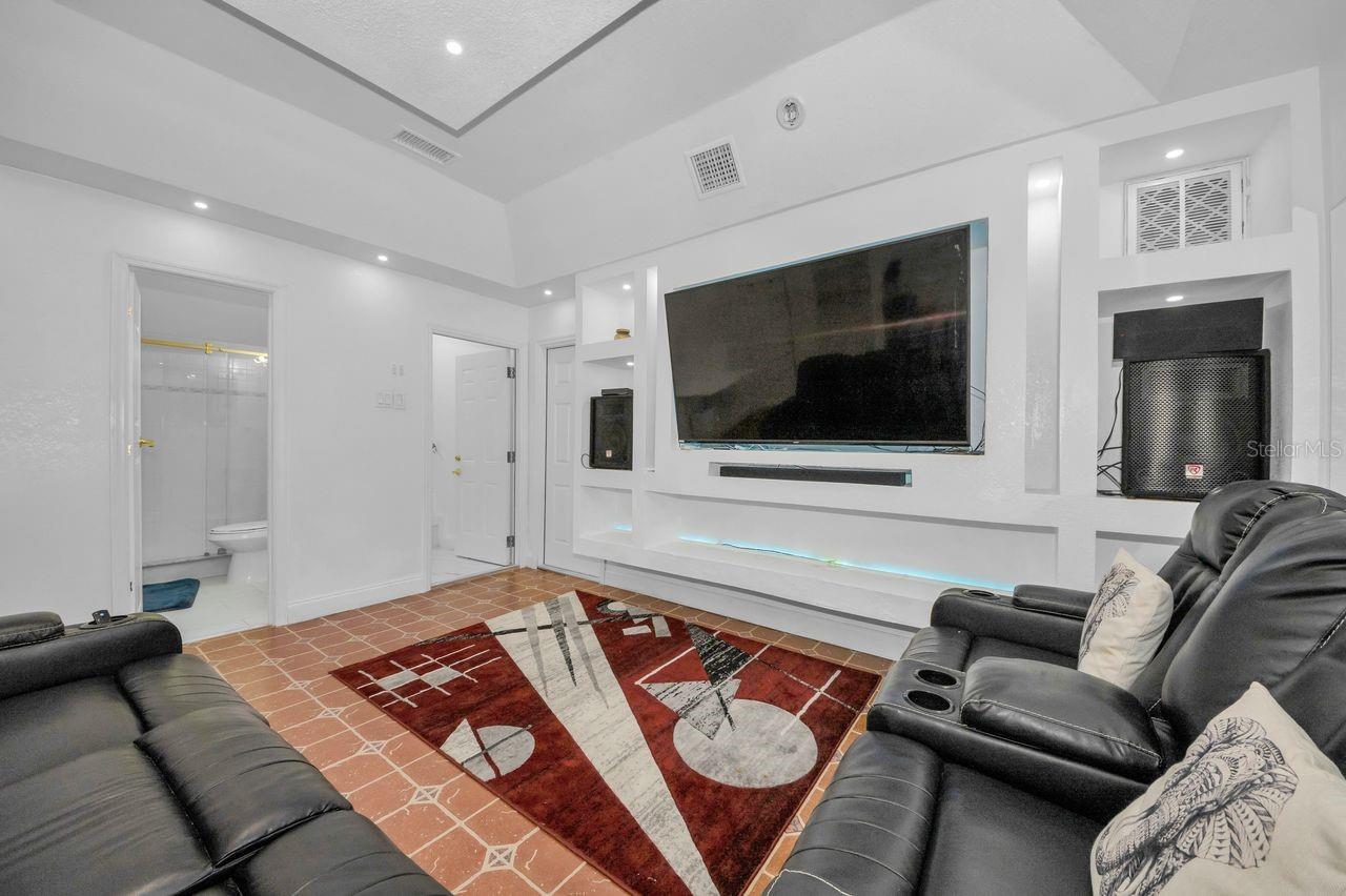 Image 27 of 46 For 5451 Tropic Drive