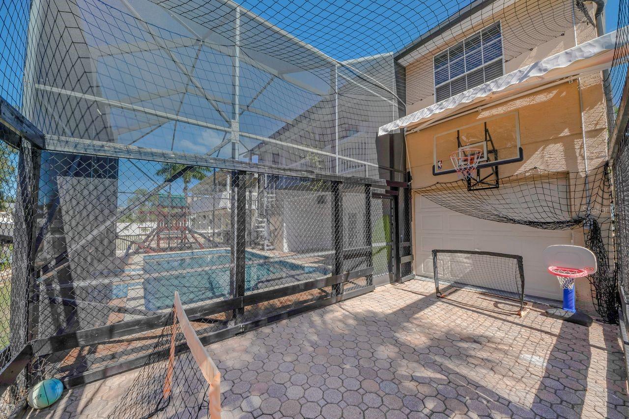 Image 38 of 46 For 5451 Tropic Drive