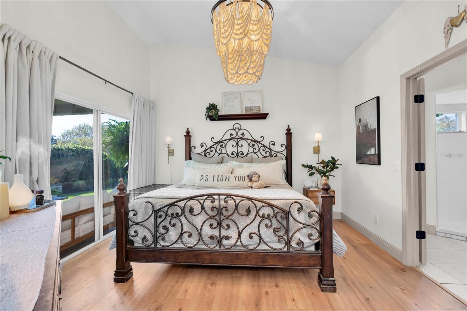 Listing photo id 8 for 27610 Sky Lake Circle