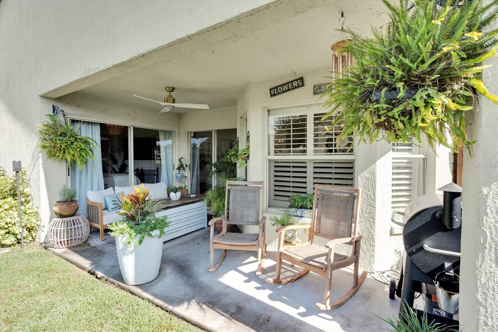 Listing photo id 14 for 27610 Sky Lake Circle