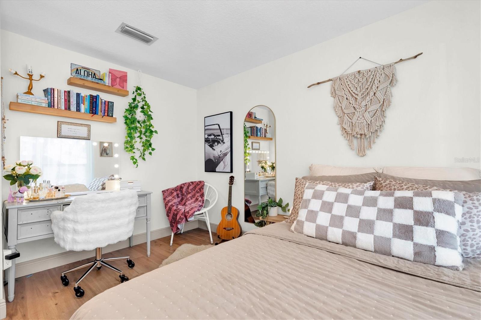 Listing photo id 20 for 27610 Sky Lake Circle