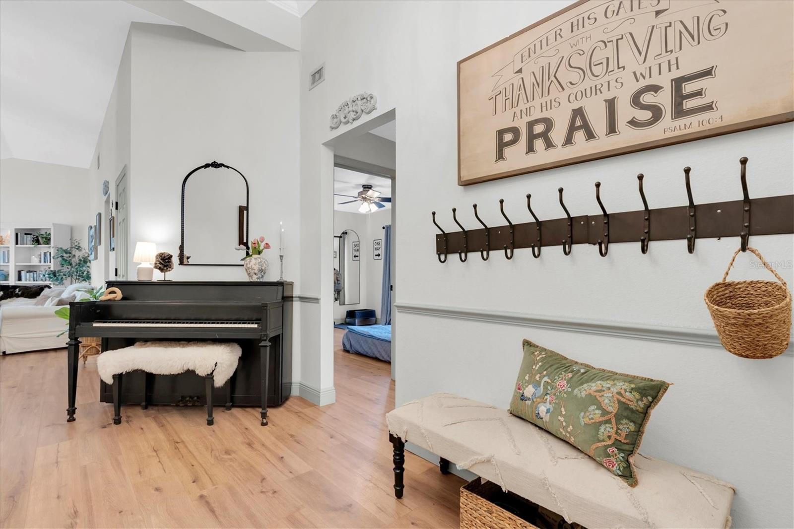 Listing photo id 26 for 27610 Sky Lake Circle