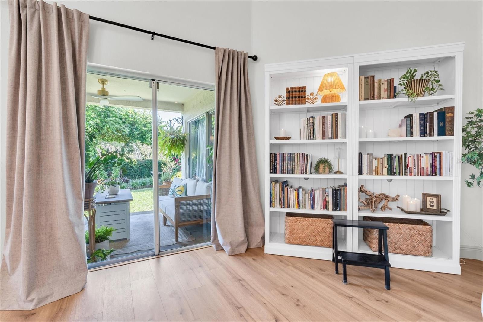 Listing photo id 27 for 27610 Sky Lake Circle