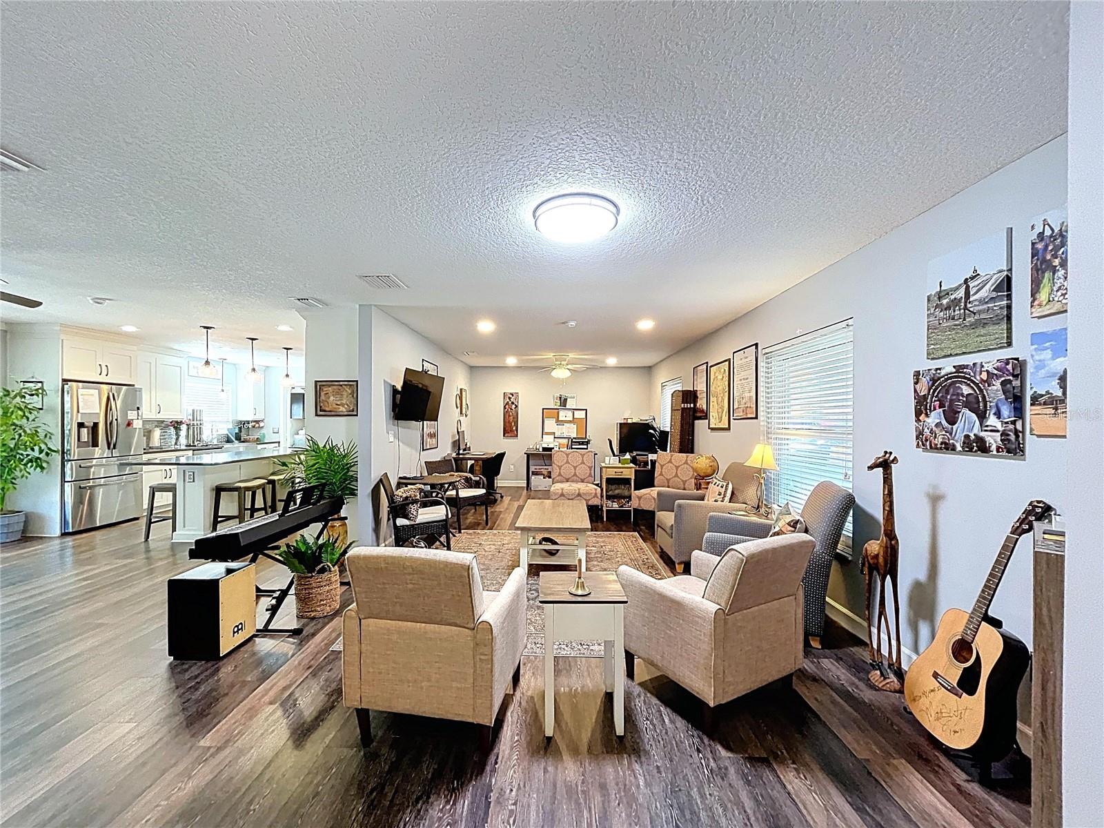 Image 11 of 54 For 611 Greenbriar Drive