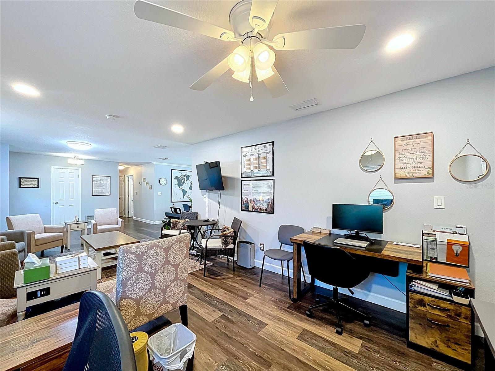 Image 13 of 54 For 611 Greenbriar Drive