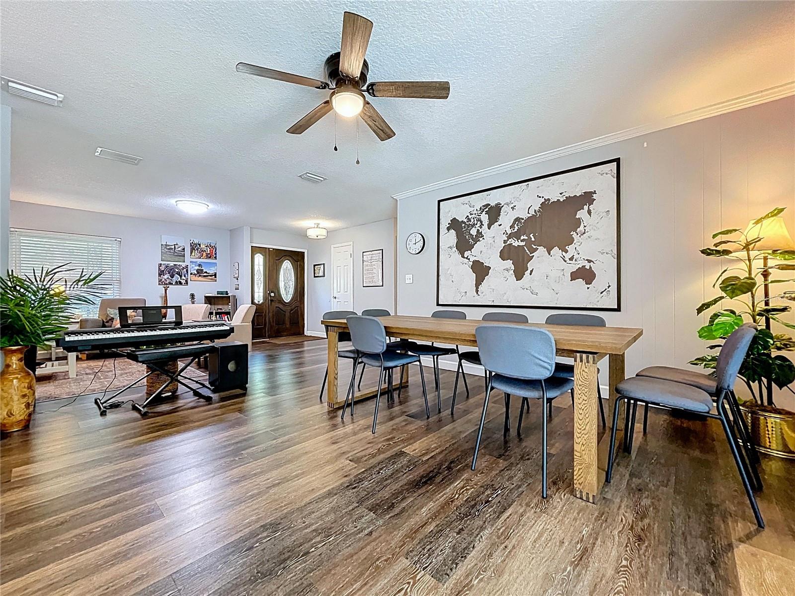 Image 14 of 54 For 611 Greenbriar Drive