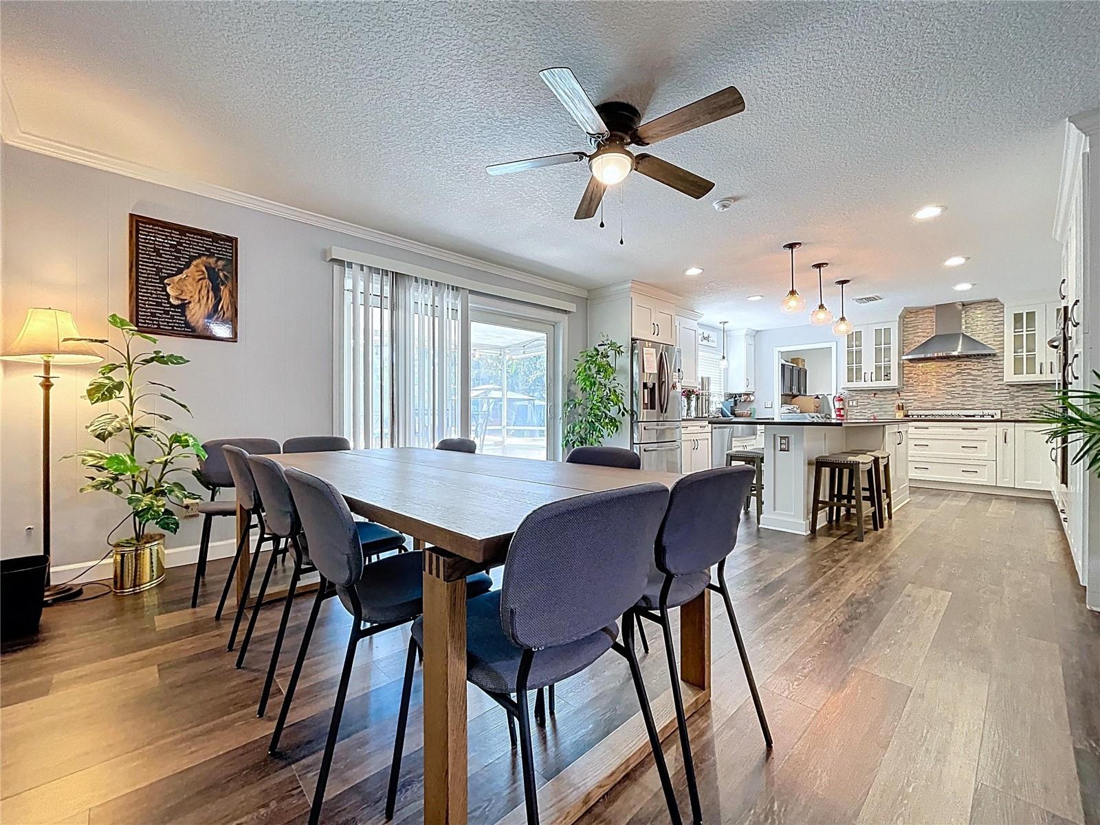 Image 16 of 54 For 611 Greenbriar Drive