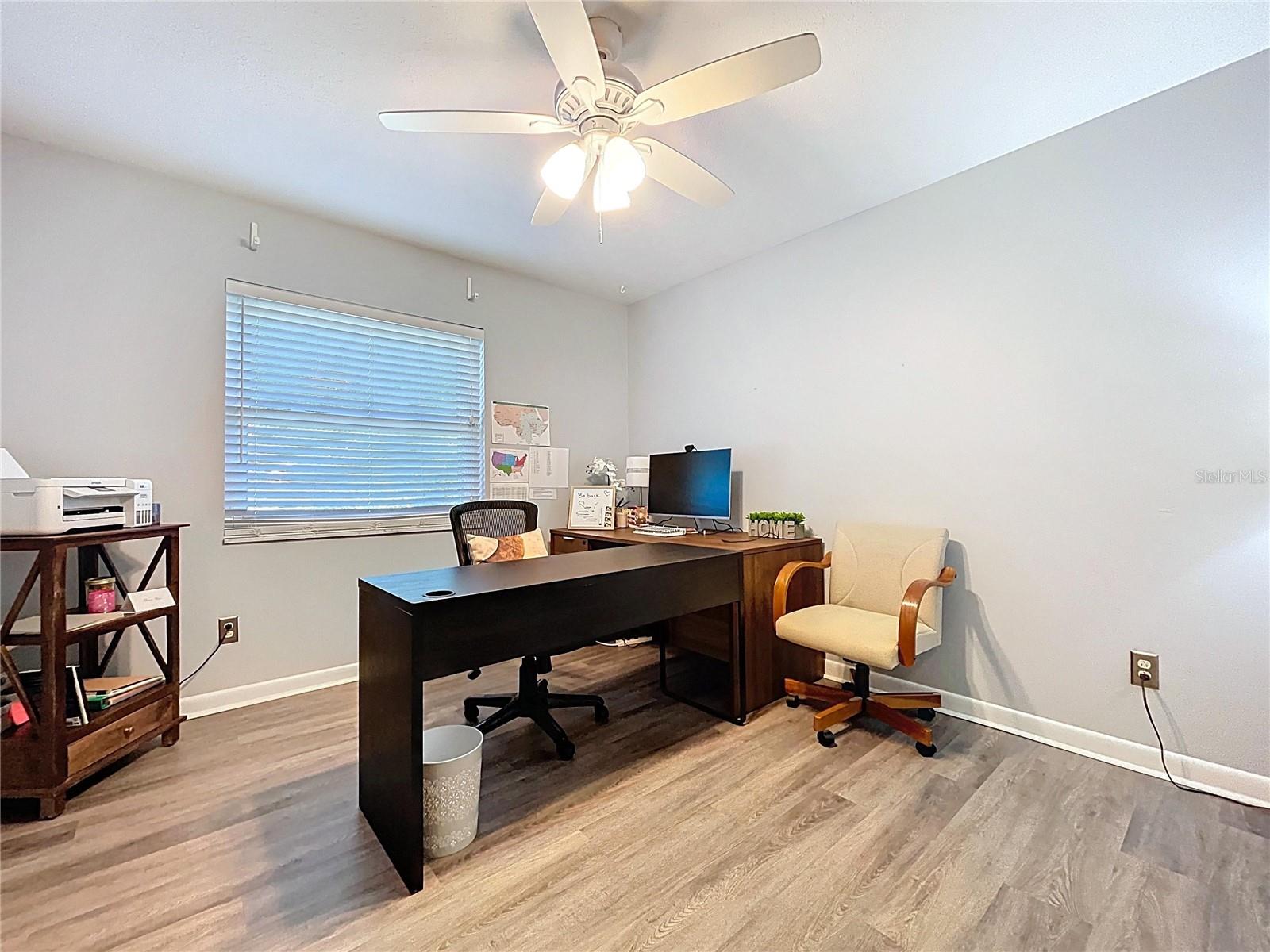 Image 27 of 54 For 611 Greenbriar Drive