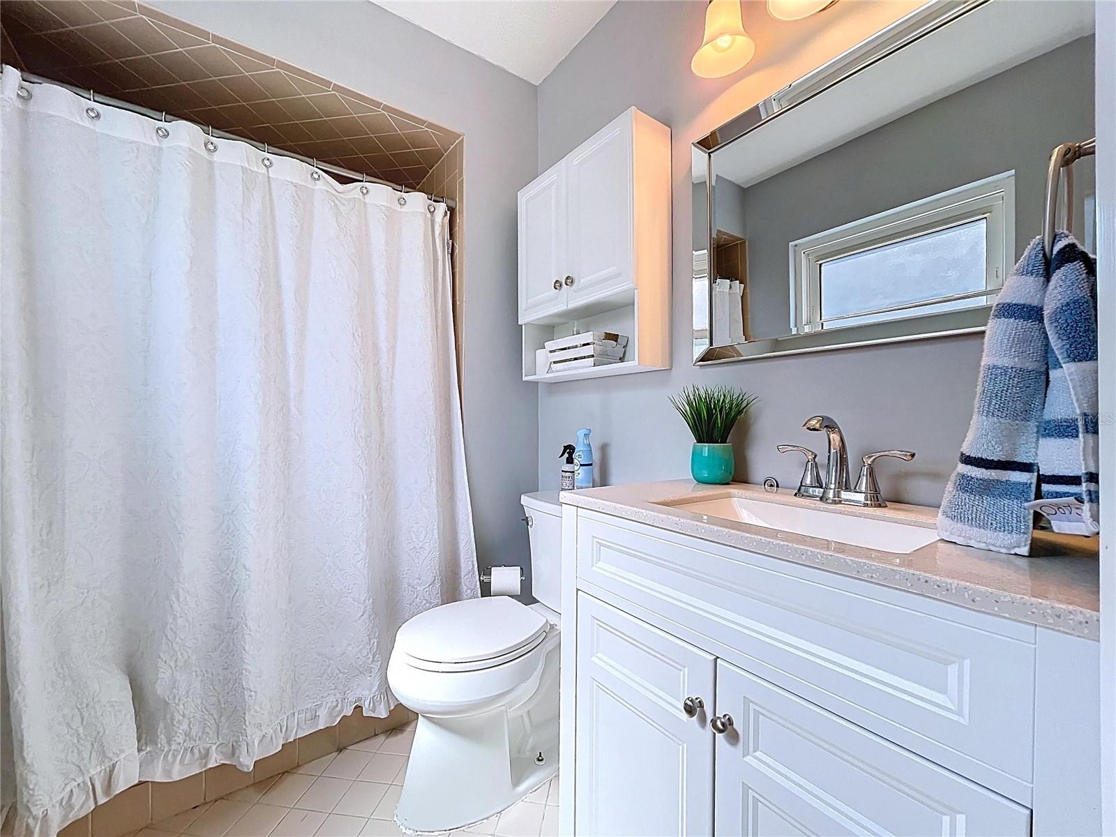 Image 32 of 54 For 611 Greenbriar Drive