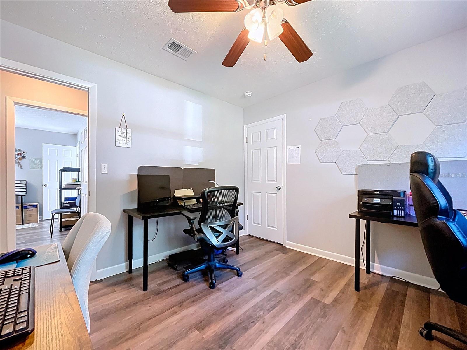 Image 34 of 54 For 611 Greenbriar Drive