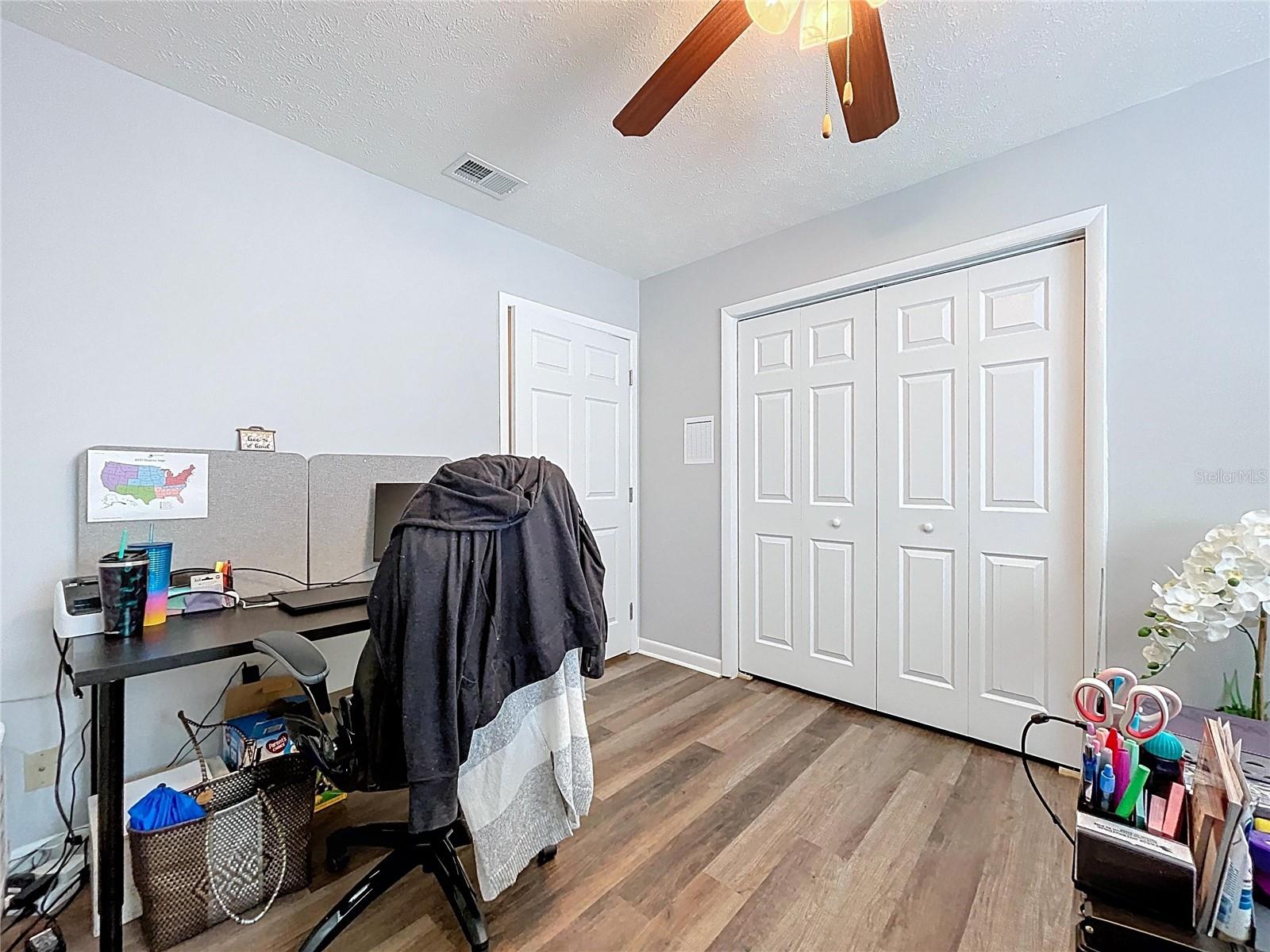 Image 35 of 54 For 611 Greenbriar Drive