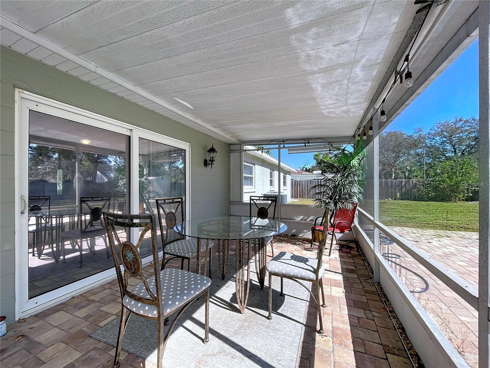 Image 43 of 54 For 611 Greenbriar Drive