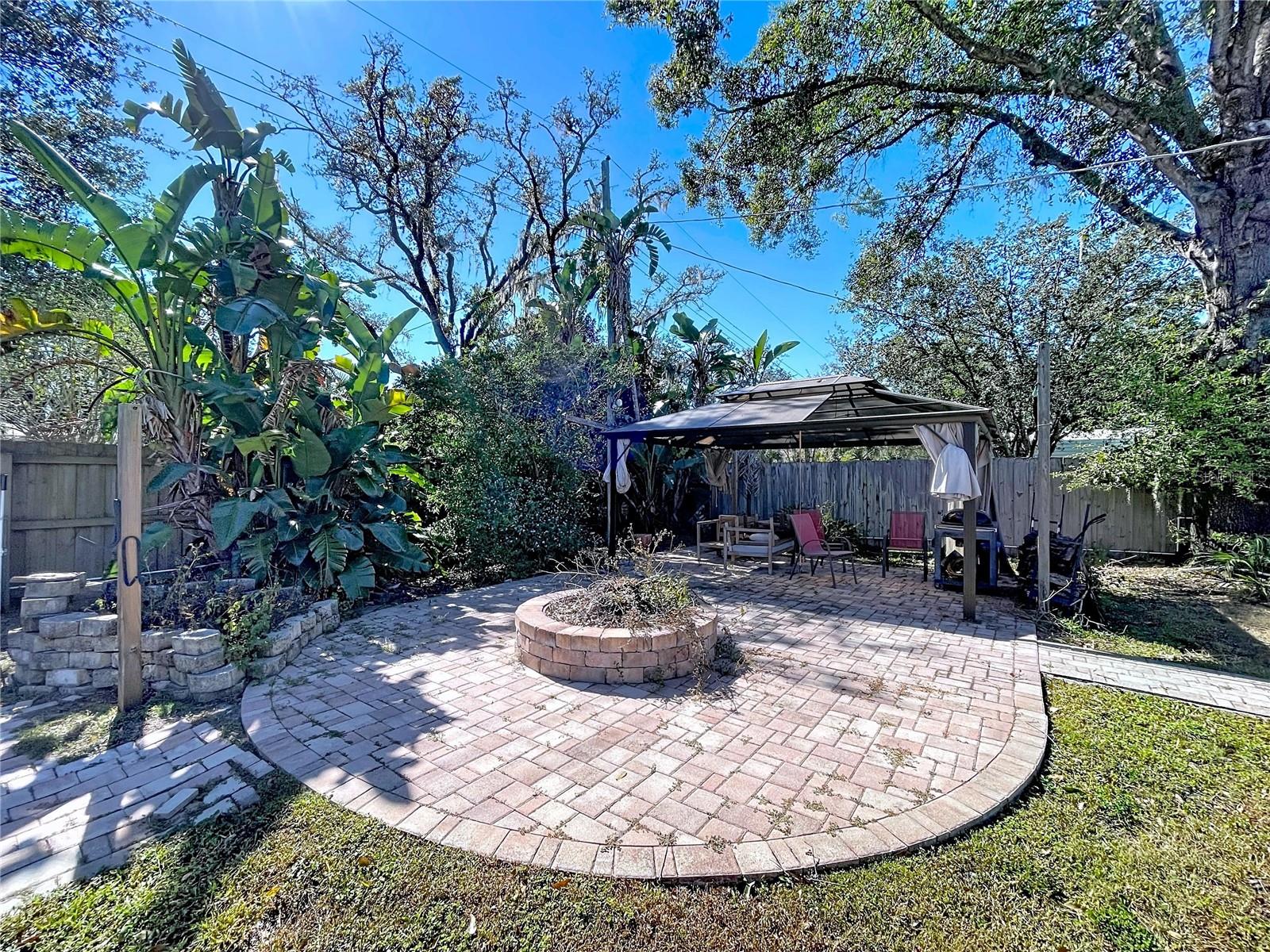 Image 49 of 54 For 611 Greenbriar Drive