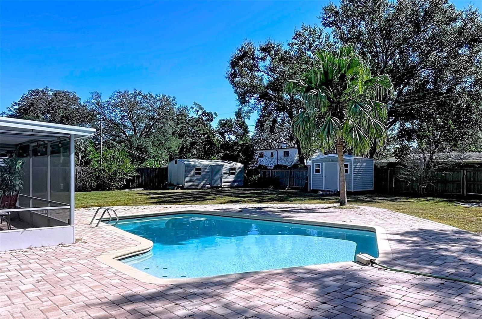 Image 5 of 54 For 611 Greenbriar Drive